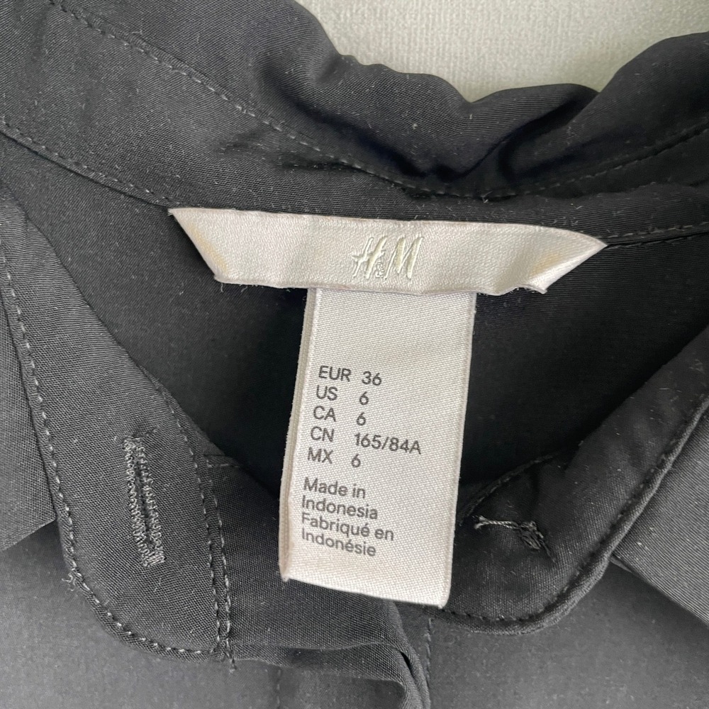 H&M Wmns Black Hidden Button Down Long Sleeve Blouse Sz 6 Officecore Minimalist - Picture 4 of 7